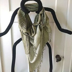 Two-Tone Green Paisley Oblong Scarf